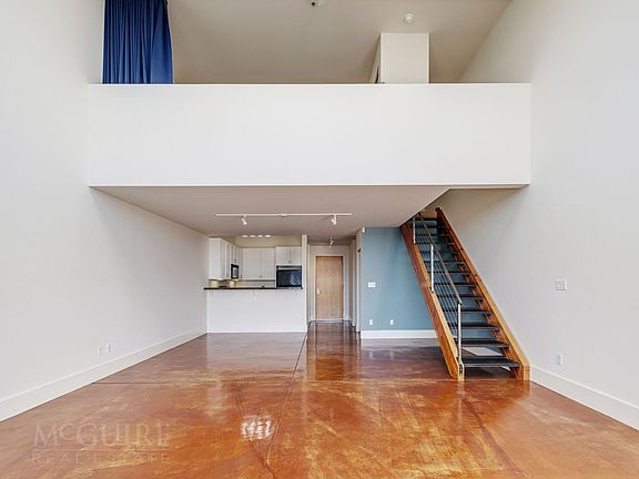 4th image of 3388 17th St #208