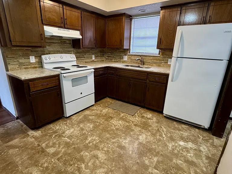 2313 E Oak Ave #2313 — Photo 2