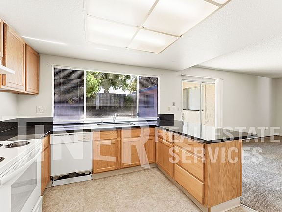 3rd image of 10237 Country Way