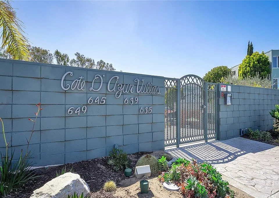Entrance to Cote D'Azur Villas
