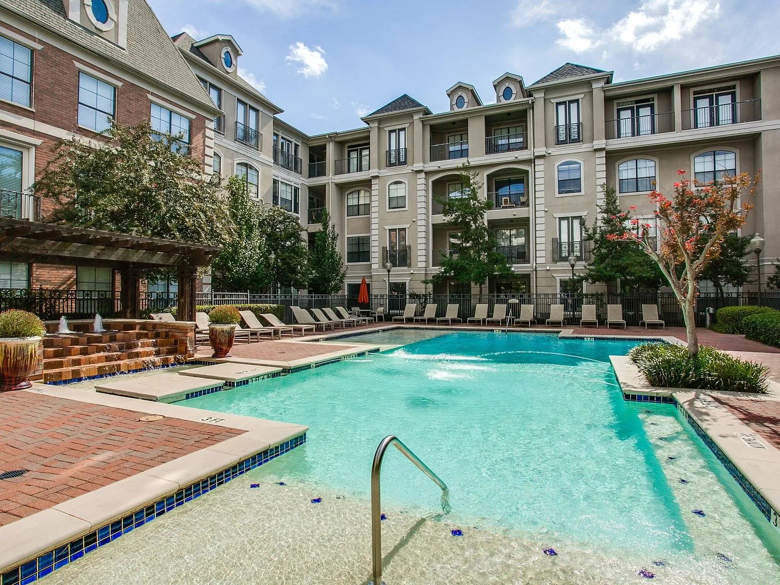 Renaissance at Preston Hollow — Photo 2