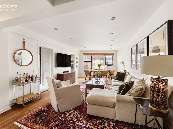 30 E 9th St APT 6D, New York, NY 10003