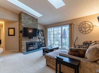 453 Poets Way, Mahwah, NJ 07430