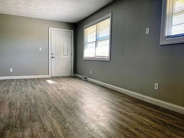 2 bed, $1,045 — Photo 4