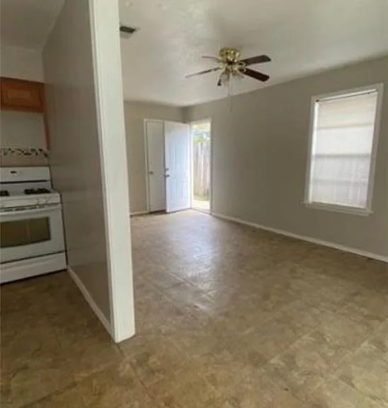1157 Beechwood Dr — Photo 6