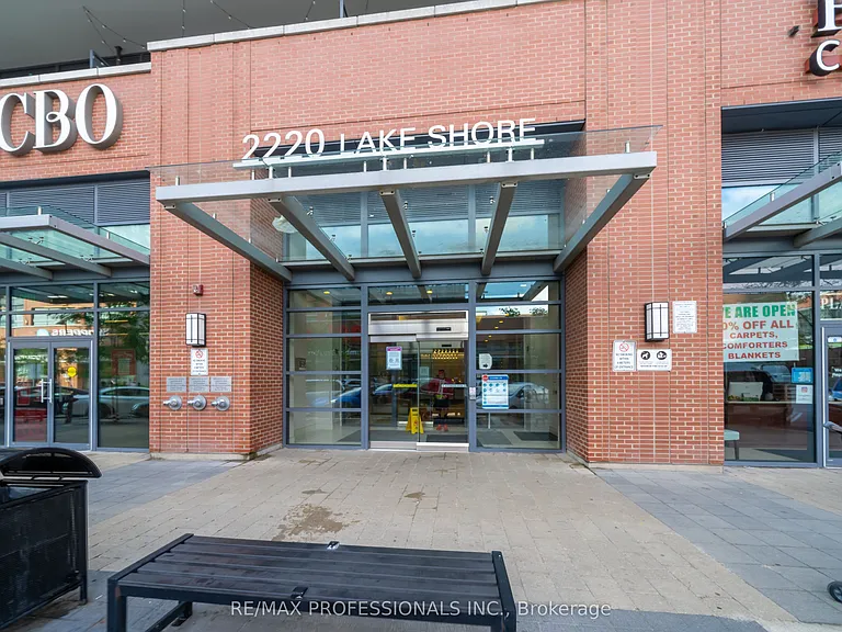 2220 Lake Shore Blvd W #909 — Photo 2