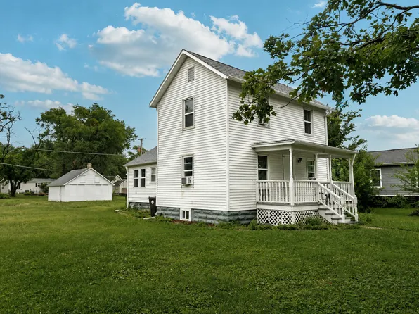 307 S Hickory St, Wenona, IL 61377