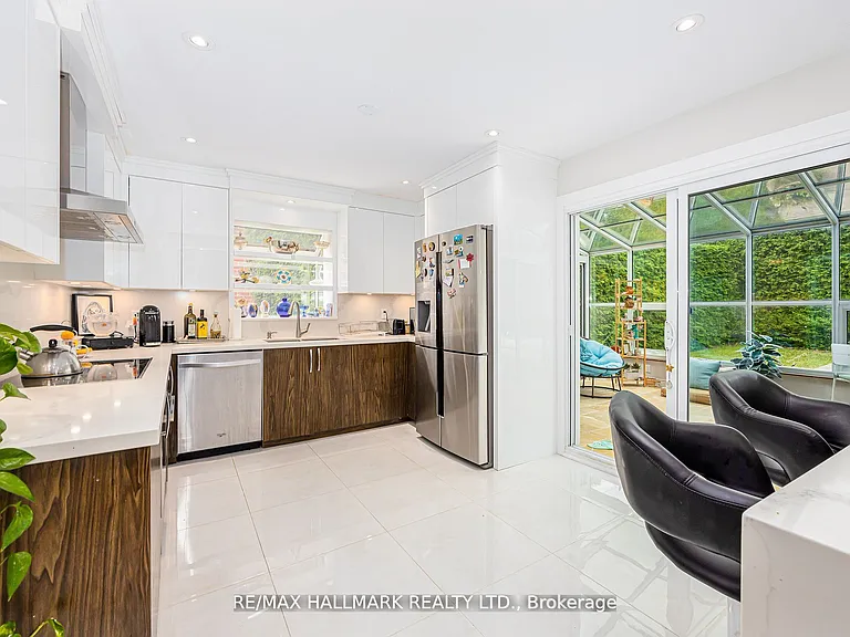 16 Paultiel Dr W — Photo 20