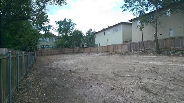2nd image of 603 Peacock Ln