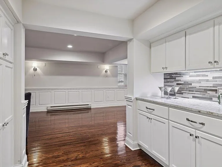 Wet bar