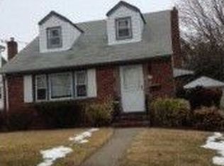 53 Evergreen Ave, New Hyde Park, NY 11040