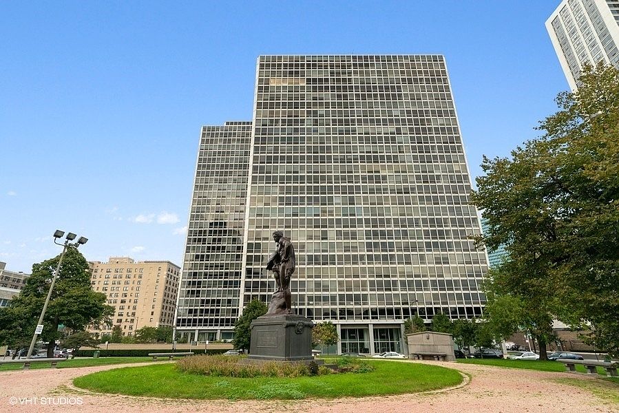 1st image of 330 W Diversey Pkwy APT 706