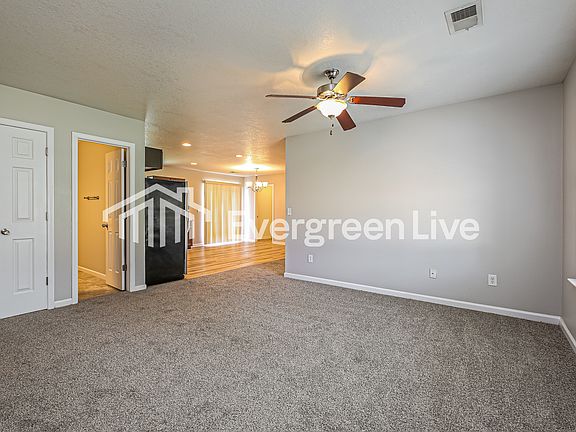 3rd image of 510 Crossgate Way