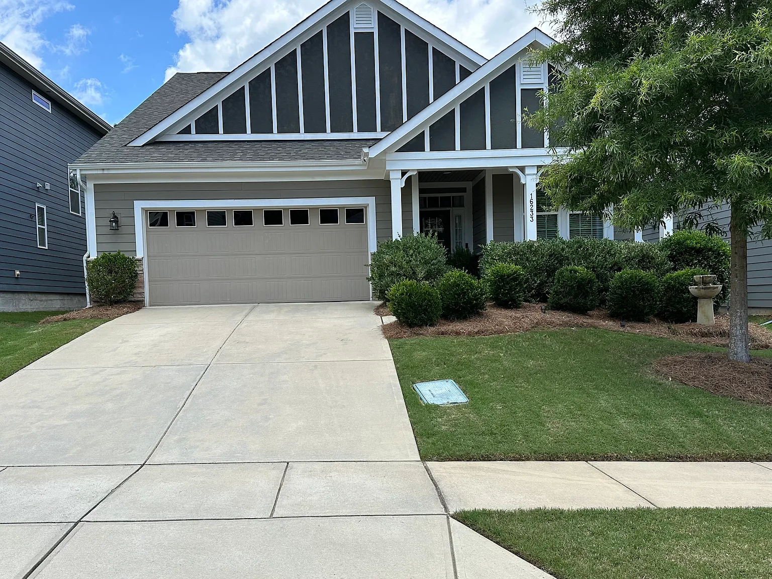 3 bed, 2419 sqft, $2,900 — Photo 2