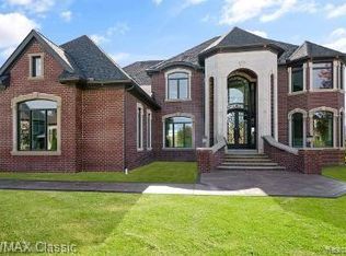 1935 Quarton Rd, Bloomfield Hills, MI 48301