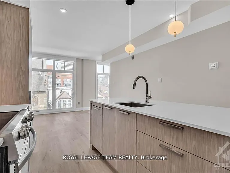 58 Florence St #2 — Photo 5