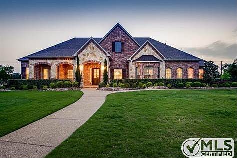 1st image of 301 Crestfield Ct