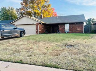 5521 Arrowhead Dr, Enid, OK 73703