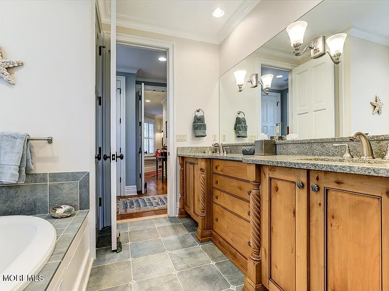 225 Channel Ln — Photo 35