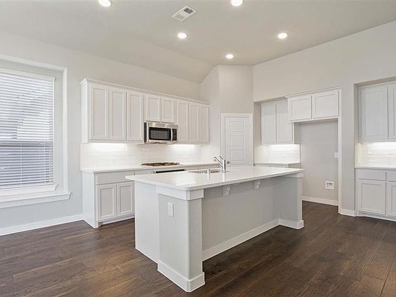 3rd image of 1413 Wren St