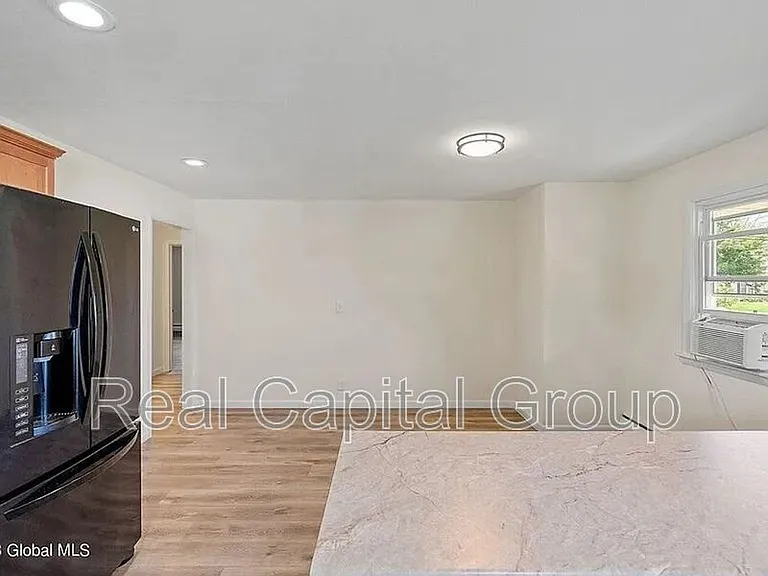 309 Harlem St #2 — Photo 5