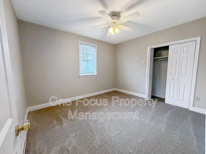 2 bed, 1.0 bath, $895 — Photo 4