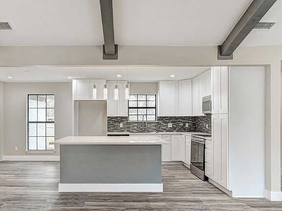 4th image of 204 Tower Dr #13397423