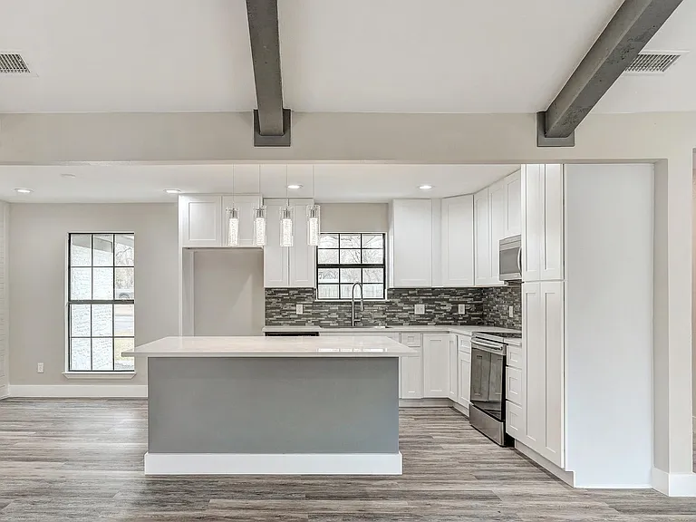 204 Tower Dr — Photo 9