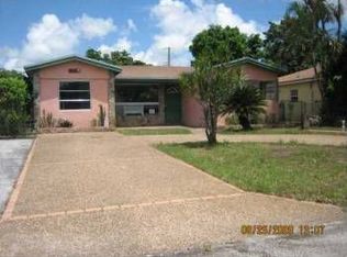 6611 Perry St, Hollywood, FL 33024