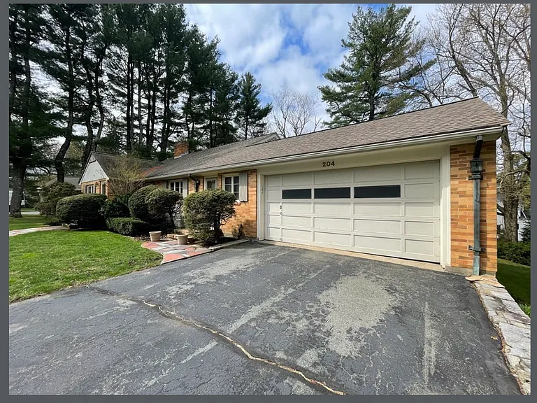 204 Follen Rd — Photo 8