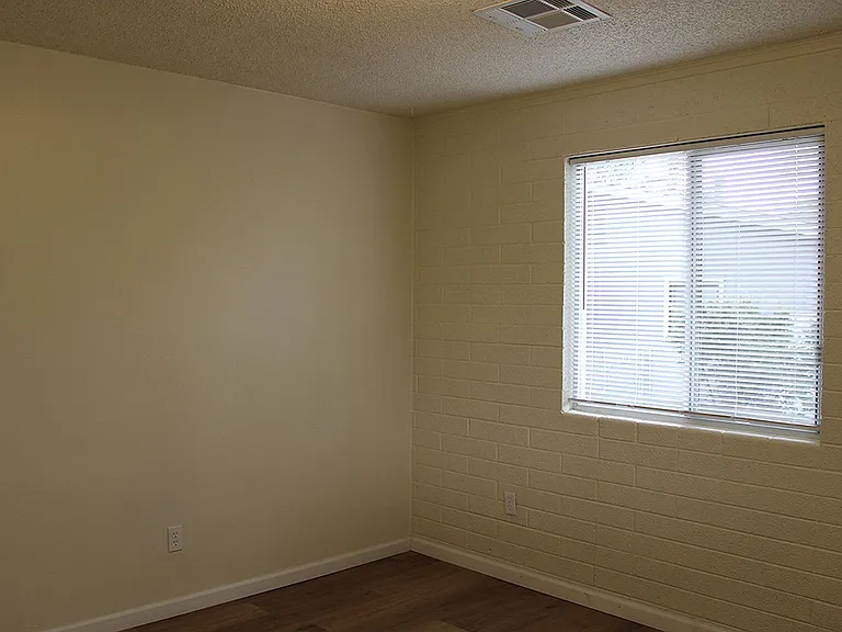 903 Green Ln — Photo 20
