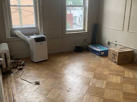 3rd image of 130 Tulip Ave Floor 2