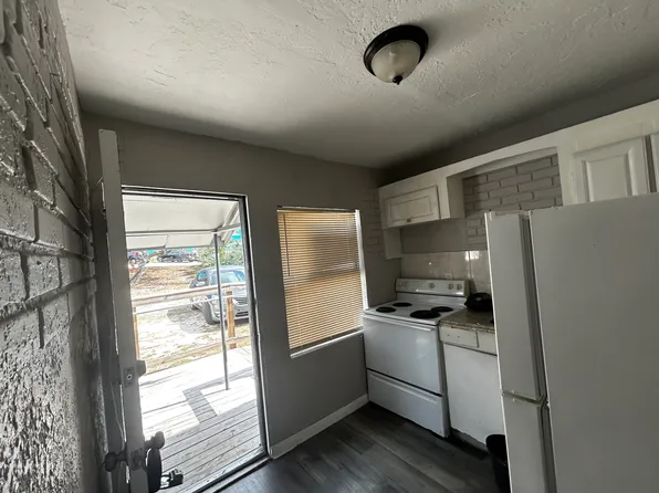 711 Avenue E APT 3, Fort Pierce, FL 34950