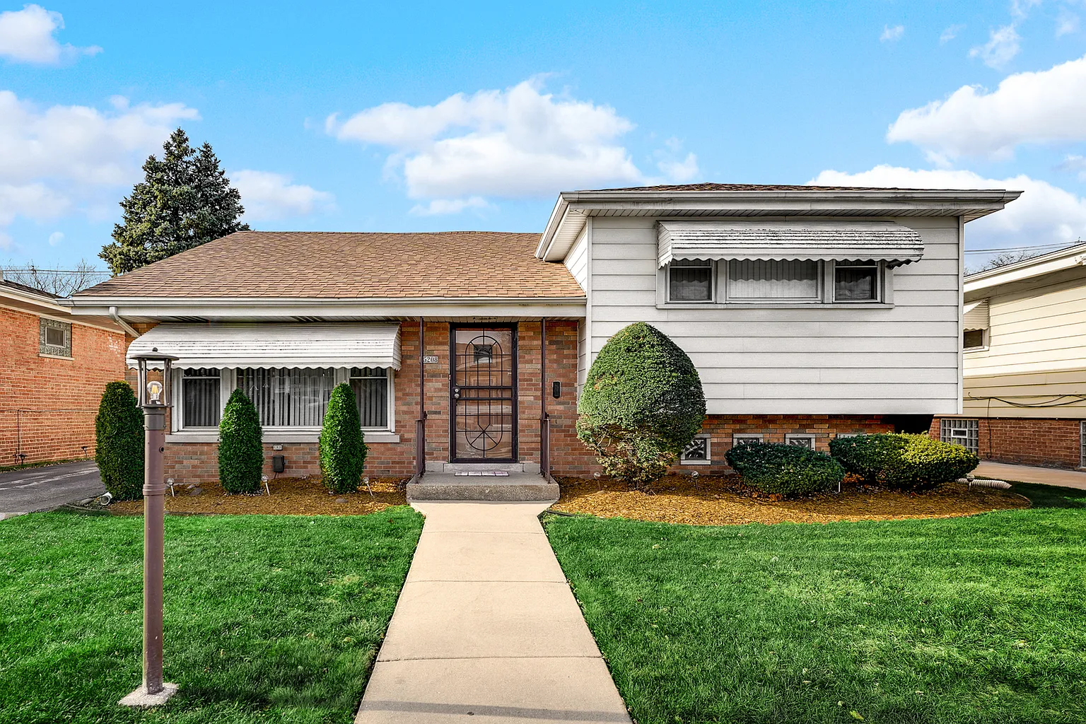 15208 Sunset Dr photo 1