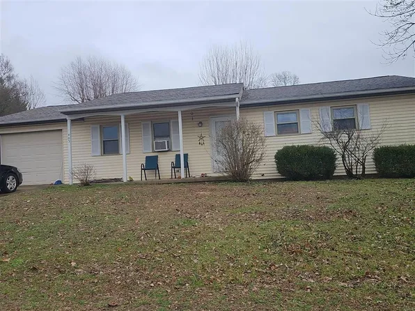 403 Douglas Dr, Bloomfield, IN 47424