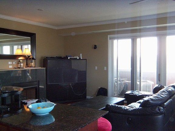 2nd image of 828 W Grace St 803 #803