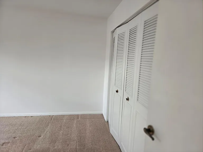 4 Crestview Ln #10 — Photo 8