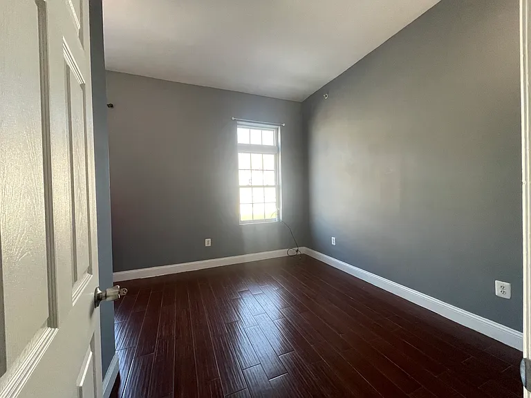 546 N 10th St #2 — Photo 8