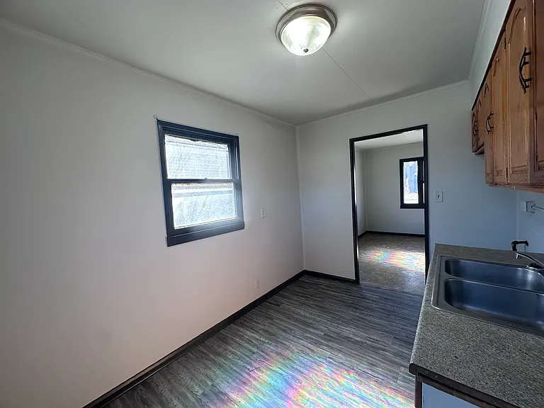 1005 Giddings St — Photo 3
