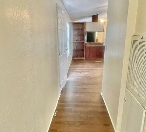 5th image of 8562 Montgomery Cir