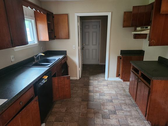 2nd image of 102 Neal Ave