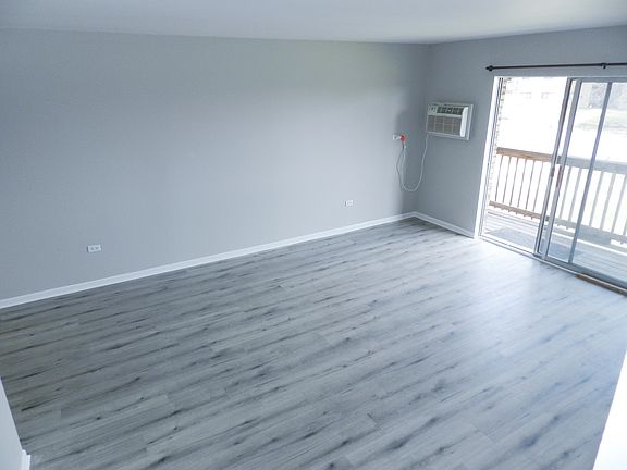 4th image of 7410 Brookdale Dr #4-205