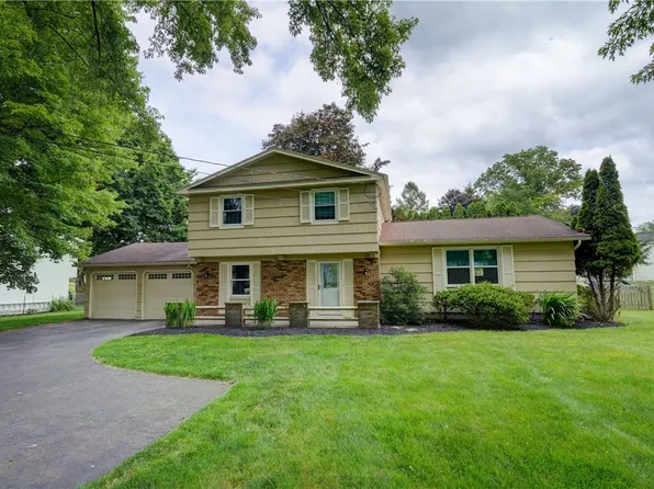 396 East St, Pittsford, NY 14534