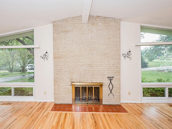 4th image of 3 Nassau Cir