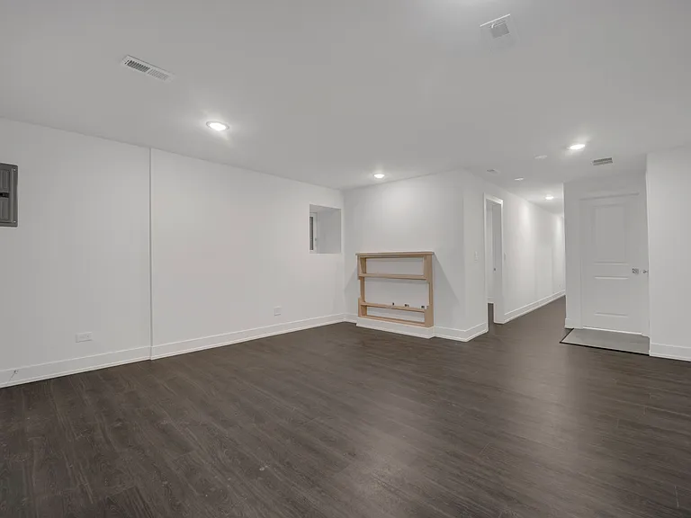1814 S Throop St #1F — Photo 9