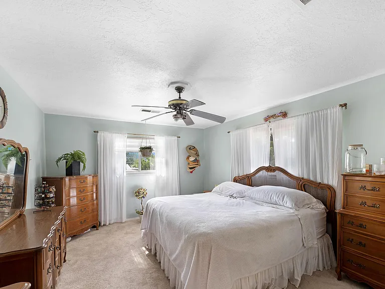 3615 Horacio Ct NE — Photo 22