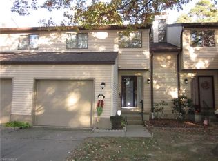 9 Greenwood Dr, Doylestown, OH 44230