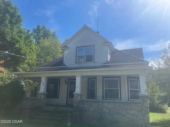 421 E McKinney St, Neosho, MO 64850