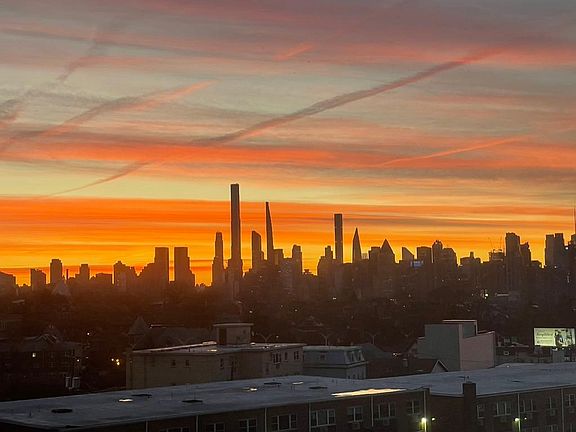 Early morning - NYC skyline view from the Apartment