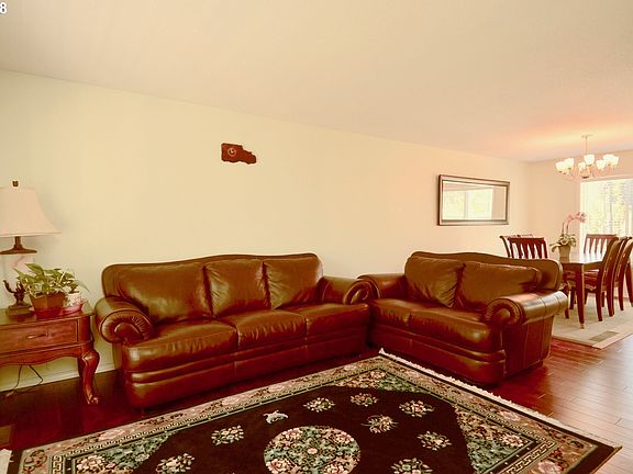 4th image of 1813 SE 61st Dr